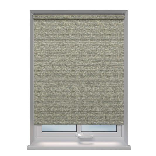 Ontdek onze lichtdoorlatende rolgordijnen in sereen taupe. Bereik de perfecte balans tussen privacy en natuurlijk licht, eenvoudig aan te passen voor ultiem comfort. Voeg een vleugje tijdloze stijl en rust toe aan elke kamer met deze gordijnen. Upgrade je interieur en geniet van hun veelzijdigheid en gebruiksgemak!